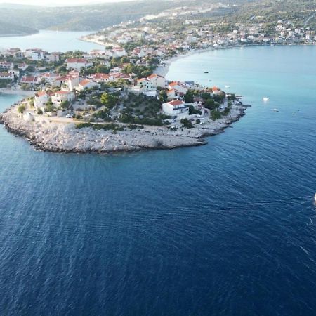 Apartments Luka Севид Экстерьер фото