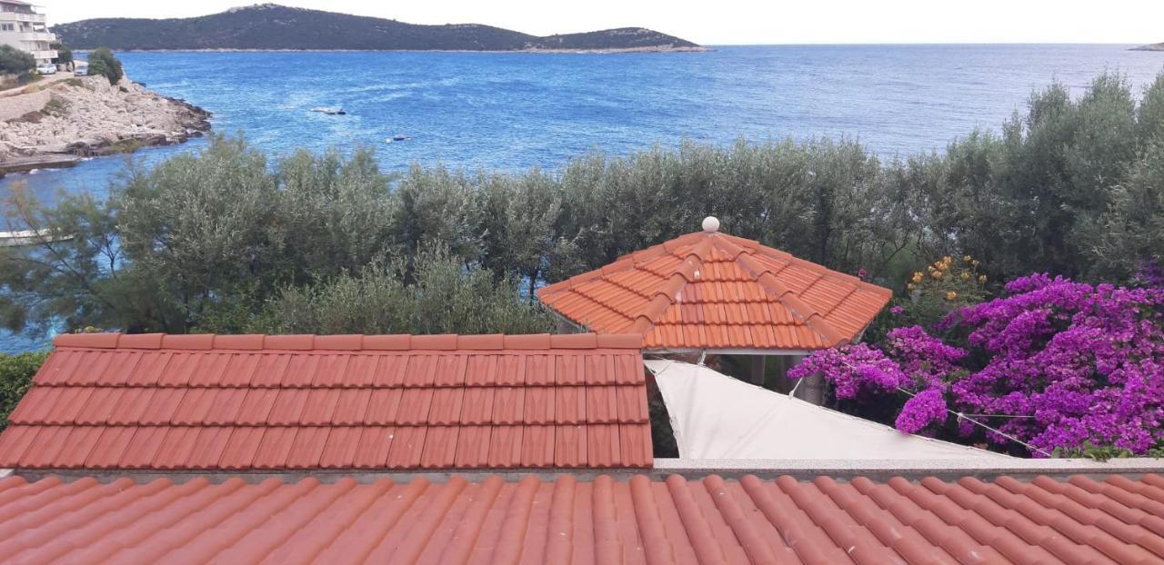 Apartments Luka Севид Экстерьер фото