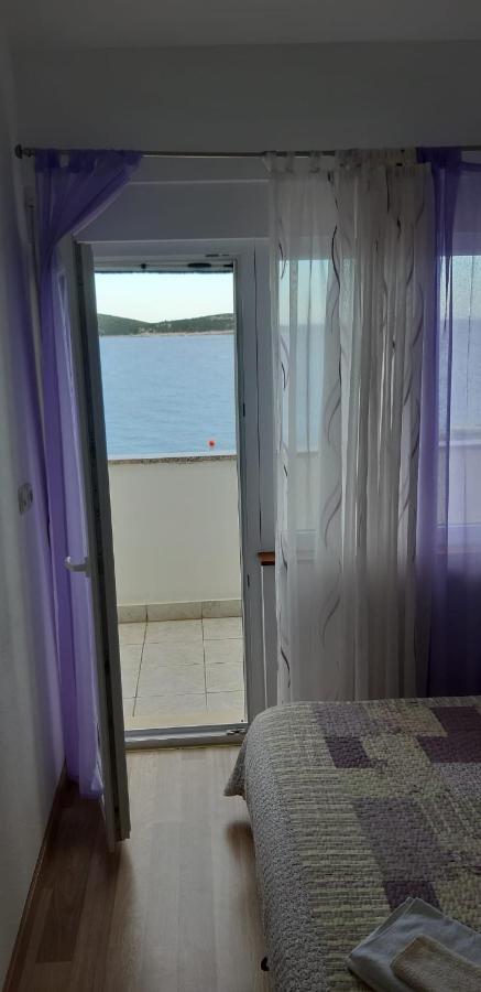 Apartments Luka Севид Экстерьер фото