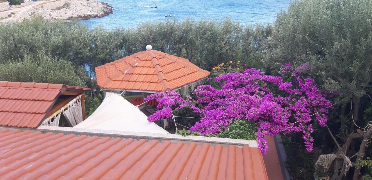 Apartments Luka Севид Экстерьер фото