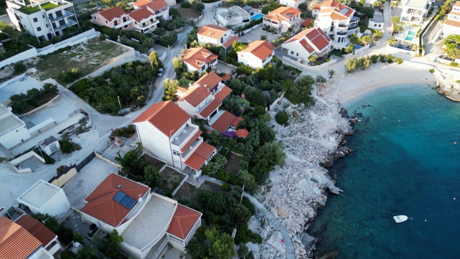 Apartments Luka Севид Экстерьер фото