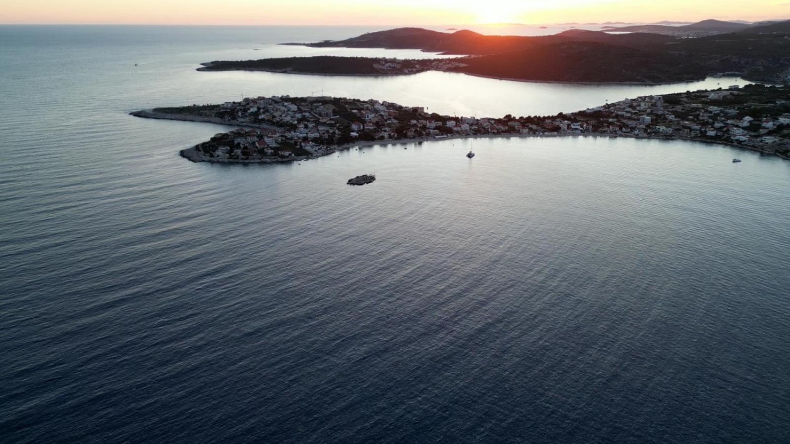 Apartments Luka Севид Экстерьер фото