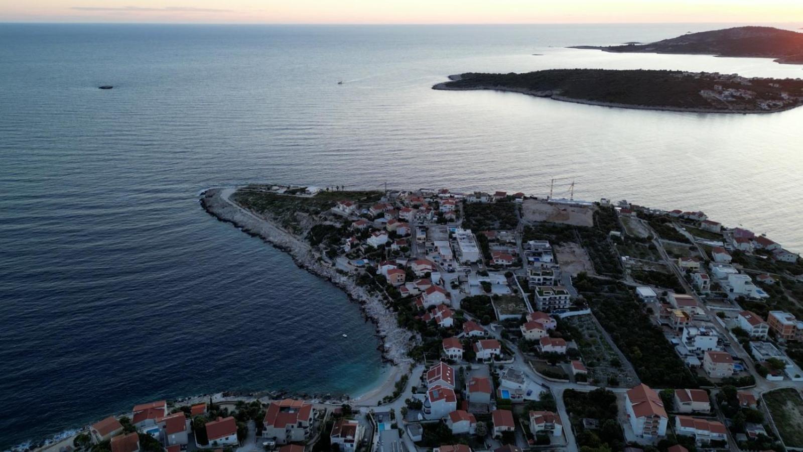 Apartments Luka Севид Экстерьер фото