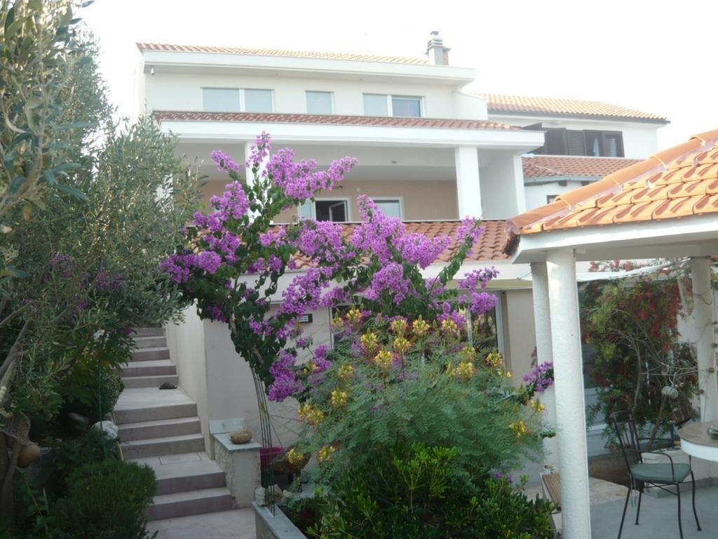 Apartments Luka Севид Экстерьер фото